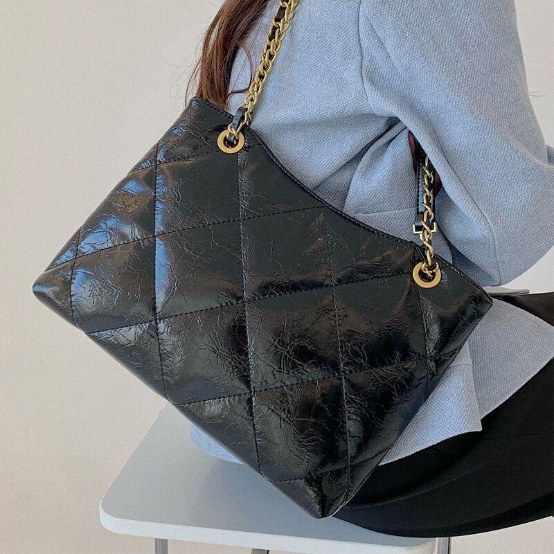 

Designer handbags HOT square chain bag women's bag large-capacity shoulder bags totes high quality quilted messenger leather, Black
