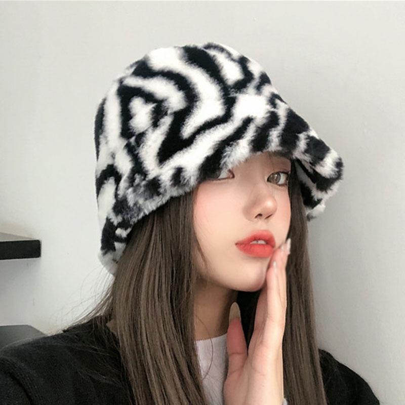 

Women Korean Style Retro Cow Plush Fisherman Cute Hat Autumn Winter Warm Fashion Wild Basin Bucket Hats