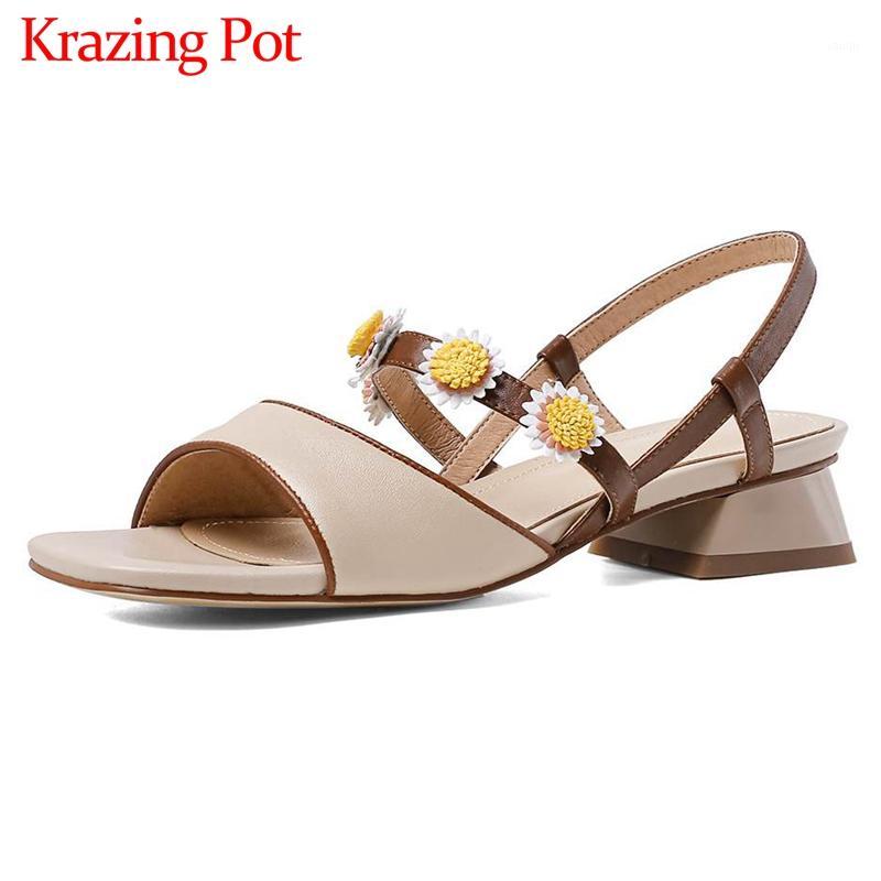 

Krazing pot natural leather peep toe med heel flower decorations mixed colors vintage simple style young lady sandals women L771, Beige