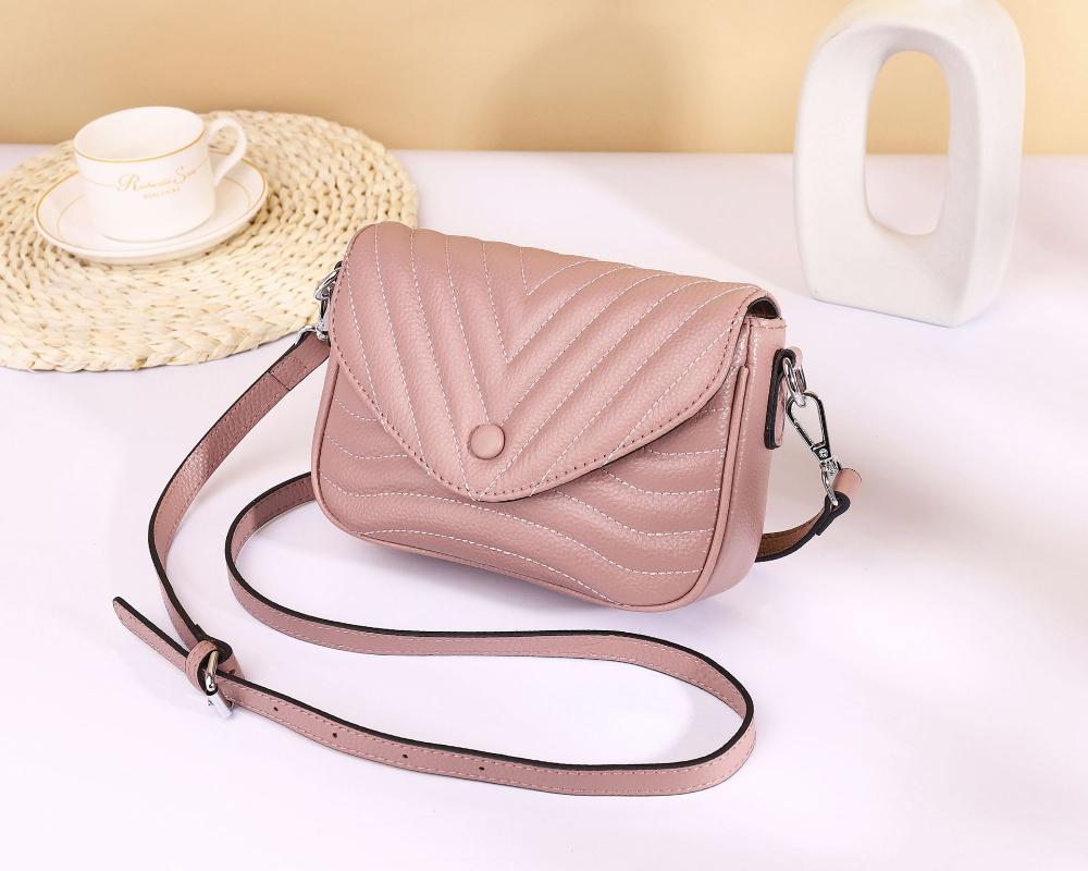 

2021 brand new first layer cowhide leather handbag rhombic slung bag Luxury Purse Designer handbags High Quality, Black