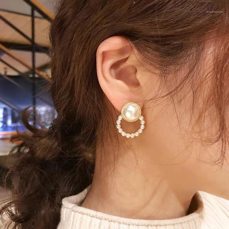 

2020 New Fashion Contracted Round Pearl Fine Earrings Korean Sweet Elegant Temperament Women Stud earrings Jewelry femme1