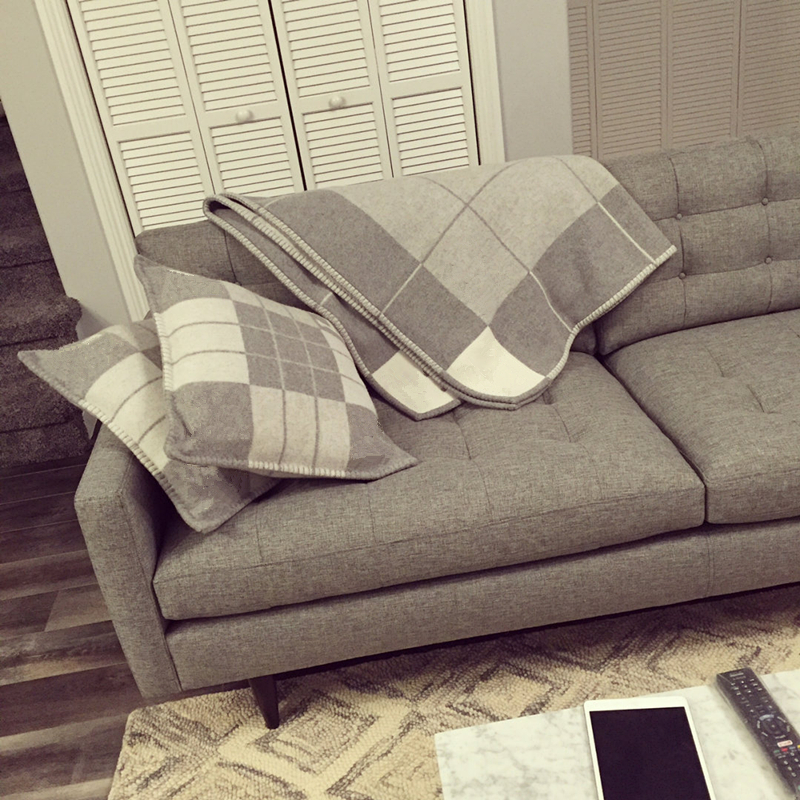 

Retro Orange Fleece Throw Cape Blanket Thick Home Sofa Hot Selling Classics Black Khaki Gray Navy Big Size 135*165cm Throw Blanket