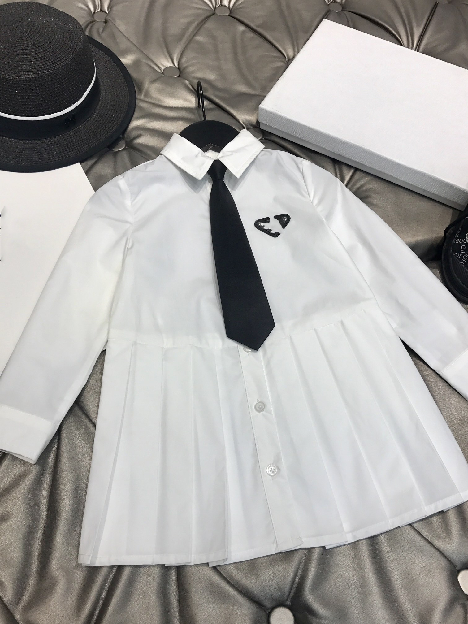 

Girls dresses kids new fashion luxury designer white shirt tie skirts girl 100% cotton triangle dress Turn-down Collar, As show