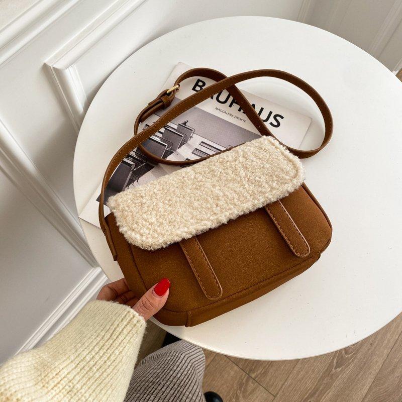 

2021 Fashion lambswool women shoulder bags designer letter plush messenger bag luxury fur crossbody bag ladies small flap purses, Black
