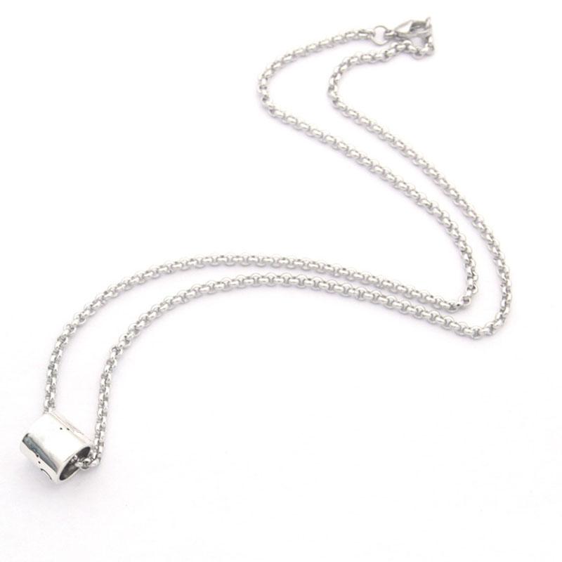 

Chains Couple Necklace For Men Women Luxury Jewelry Wholesale Stainless Steel English Alphabet Gift Sweater Chain 50CM Rolling