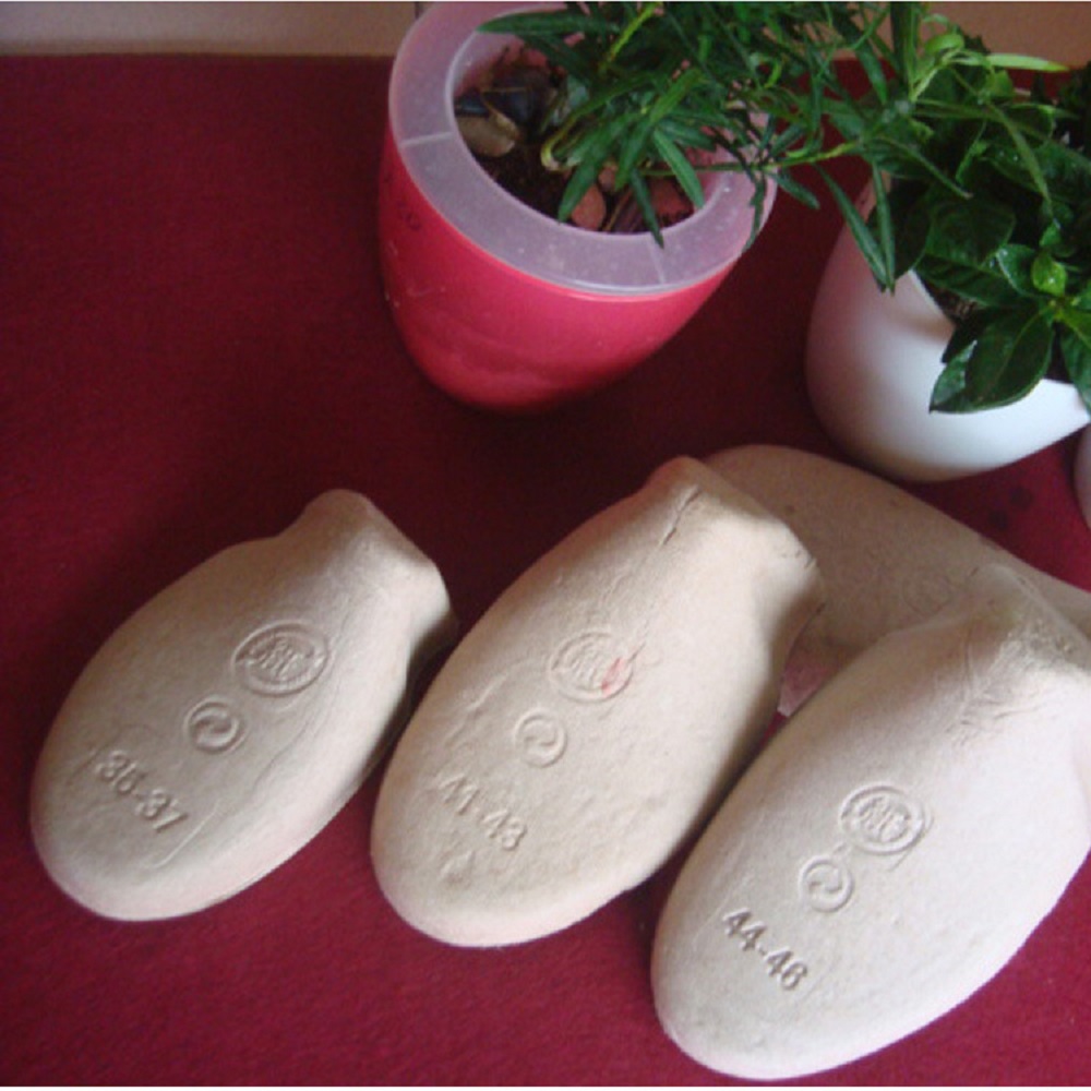 

Shoes Shields Sneaker Increase Support Avoid Wrinkled Fold Toe Cap Sport Ball Shoe Head Stretcher Running Basketball Football shoes trees