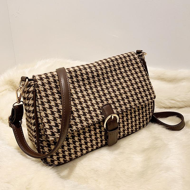 

VeryMe High Quality Cloth Female Shoulder Bag Autumn Flap Ladies Crossbody Bags Fashion Baguette Bags For Women 2021 bolso movil, Black