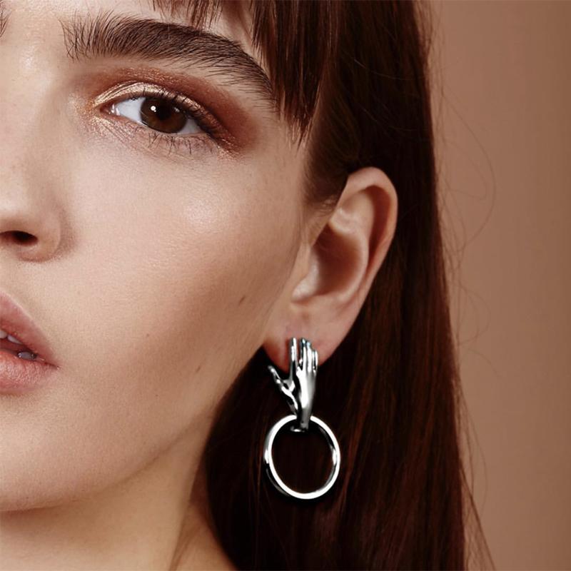 

Stud Ins Brief Hand Circle Earrings For Women Charming LuxurySilver Gold Tone Palm Korean 2021 Top Quality Bijoux