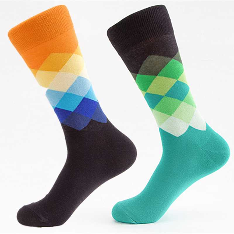 

2021 Fashion Men Rainbow Gradient Color Diamond Lattice Cotton Socks Breathable Moisture Wicking Comfortable Sports Crew Socks, B 1 pair