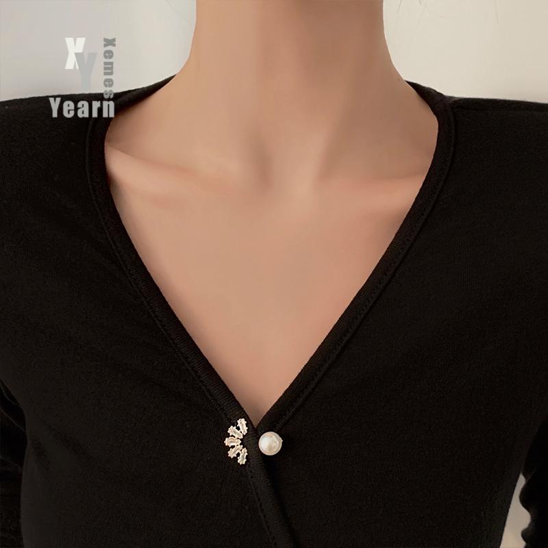 

Pins, Brooches Pearl Brooch High-Grade Women's Anti Slip Buckle Summer Design Sense Of Clothing Accessories Temperament Neckline Pin For Gir, Gray