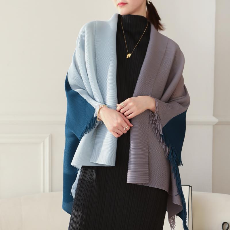 

Direct selling 2020 Autumn winter Miyake pleated trench coat new lapel pleated blouse versatile temperament cape coat, Dark grey