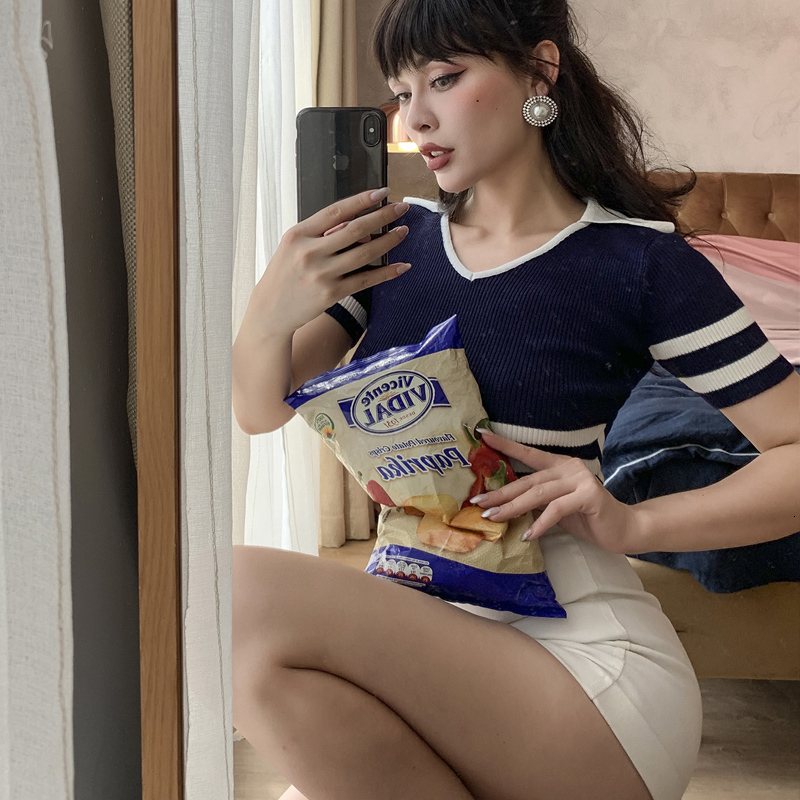 

2021 New Summer Vintage Male Student Style Decorative in v Short Pullovers Color of Contrast Regular Fine Sexy Top Women 2IAX, Dark blue.