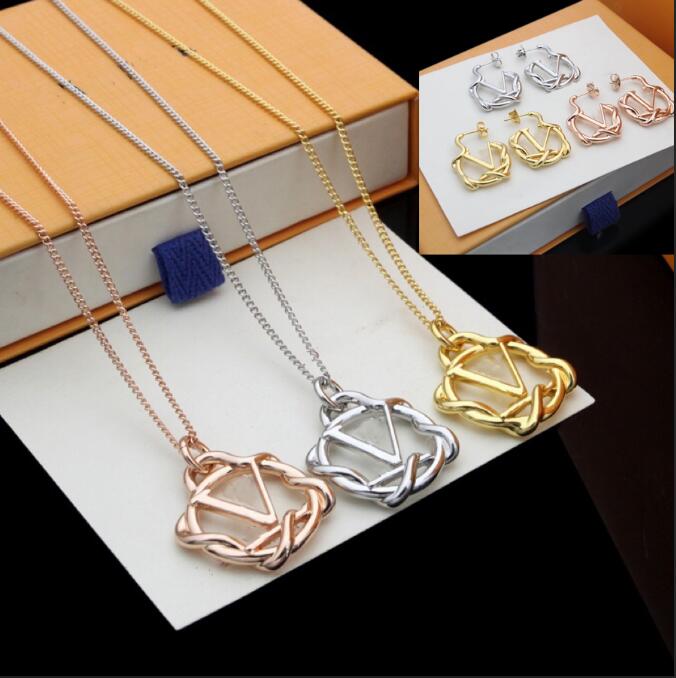 

Luxury Fashion Choker Necklace Designer Jewelry Wedding 18K Gold Plated V Letter Pendants necklaces and Earrings Set for women with initial silver