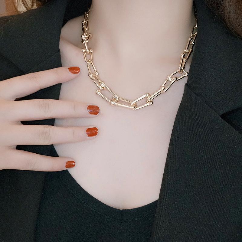 

New Retro banquet Necklace in Europe and America Thick chain exaggerated clavicle chain hip hop sweater