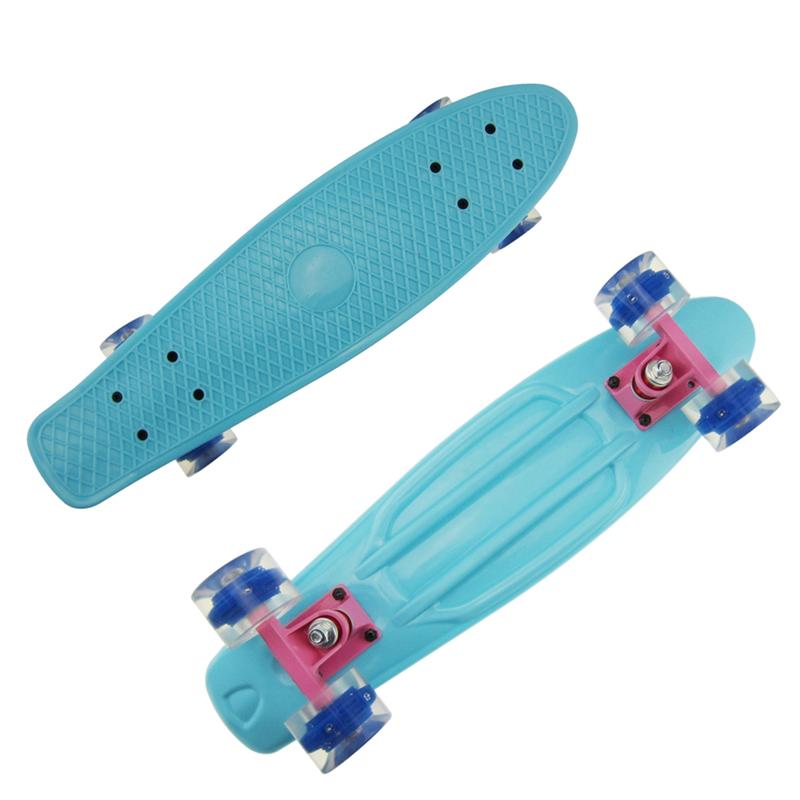 

Skateboard Longboard Banana Fishboard Four-wheel LED Flashing Mini Cruiser ScooterBoard PP Plastic Street Outdoor Sports 22 inch, Pink