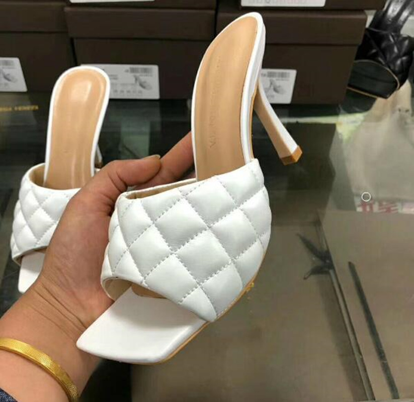 

new 2020 The latest leather slippers Matte leather checked women shoes Square - mouthed, open-toed women flat heel slippers, Red