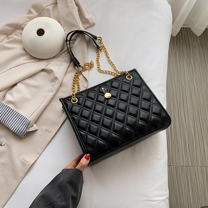 

Lingge chain bag fashion female bag lady shopping casual shoulder new female messenger mobile phone, Black