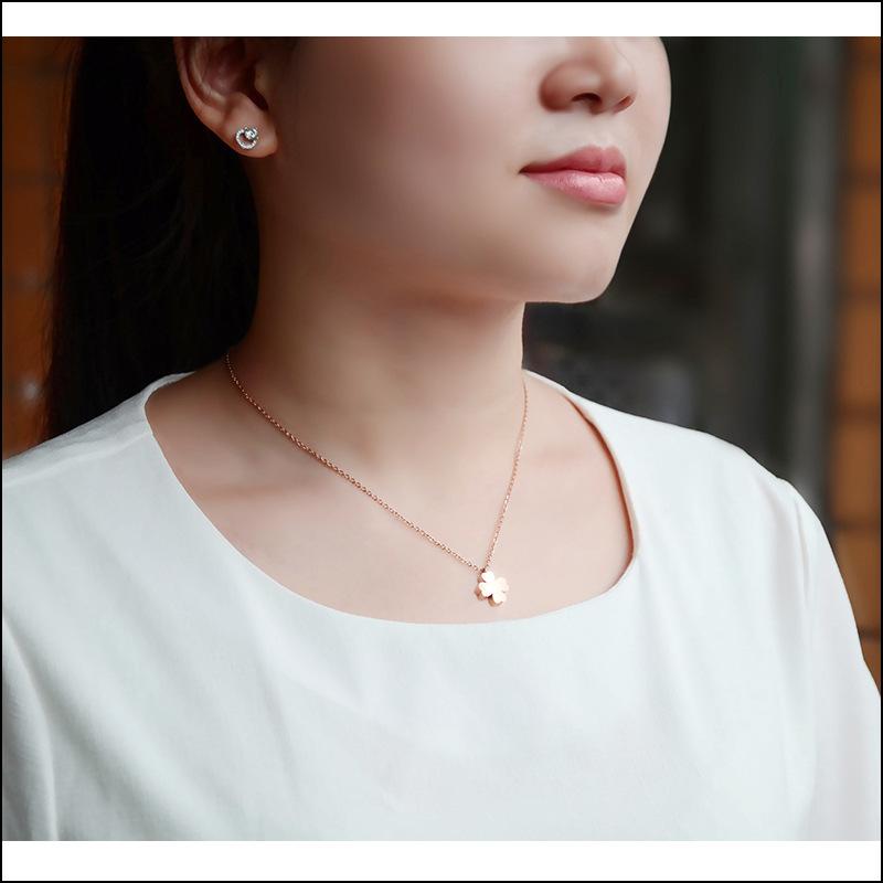 

Fashion Brand Rose Gold Silver Color Woman Jewelry Flower Pendant Necklace 316L Stainless Steel Bijouterie High Polish