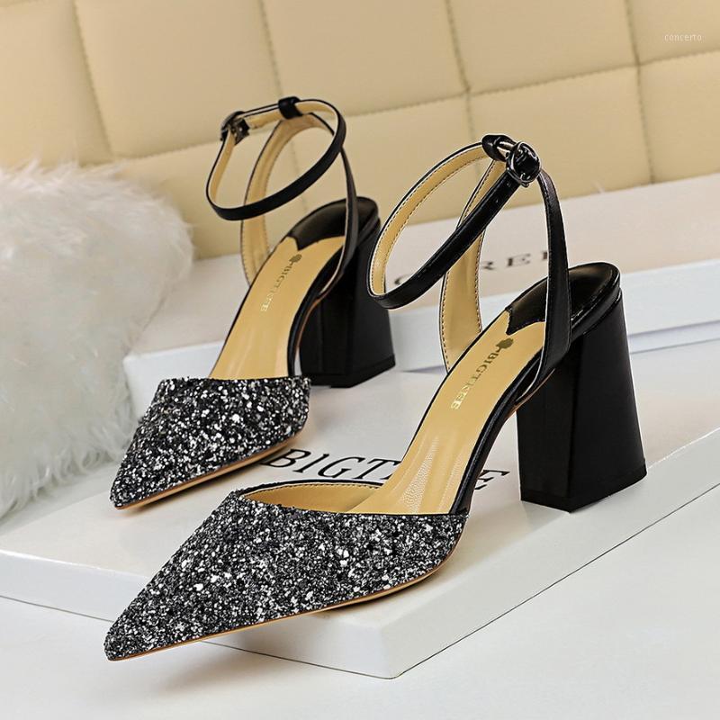 

European and American Style Sexy Fashion Chunky-Heel Heel in Her Hollow Color Sequins Tip Field with Sandals Mixed Colors1, White