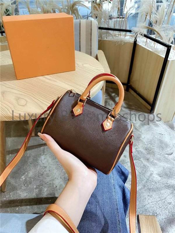 

Luxurys Designer Boston Pillow Shoulder Bags BANDOULIIERE Inclined SPEEDY Bag fashion Womens Handbag Mini Crossbody Clutch Bags ladies wallets purse, No bags