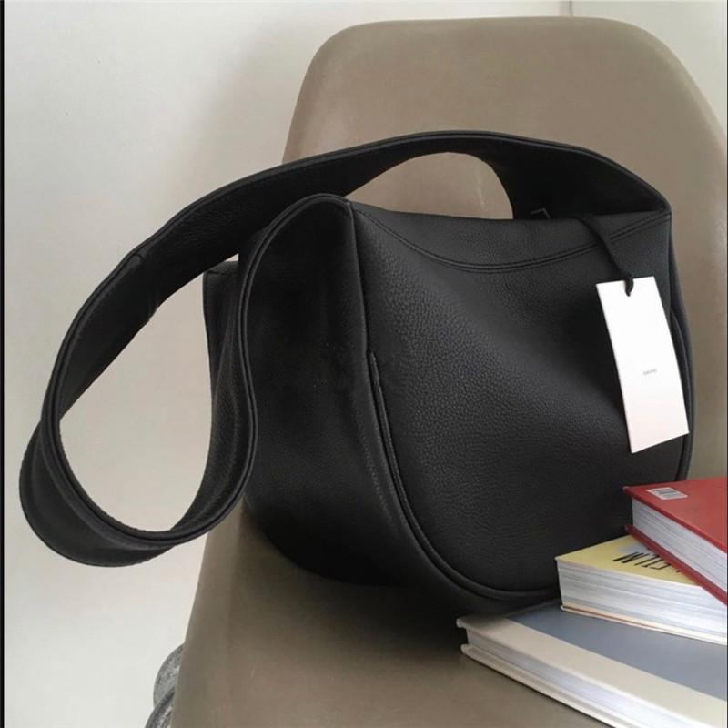 

Fashion Solid Color PU Leather Saddle Bags For Women Lady Shoulder Messenger Crossbody Bag Female Travel Handbags and Purses, Black
