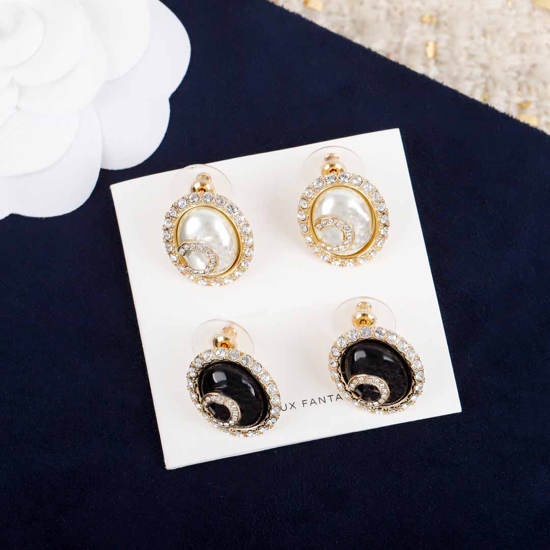 

Top quality oval shape stud earring with diamond and pearl in white black color for women wedding jewelry boxPS3542