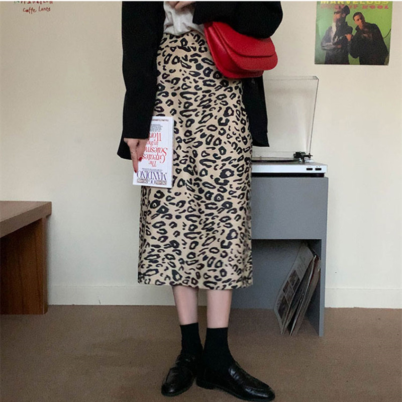 

2021 New 2-color Korean waistline elastic waistband long Autumn leopard share a-line women's skirts (x1705) LHE0, Normal beige