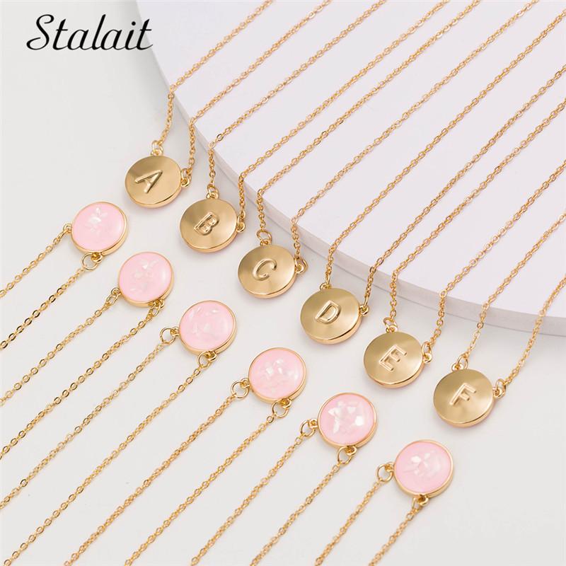 

2020 Fashion 26 Initial Letter Necklace For Women Accessories Round Gold Color Seashell Necklace Pendant Custom Name