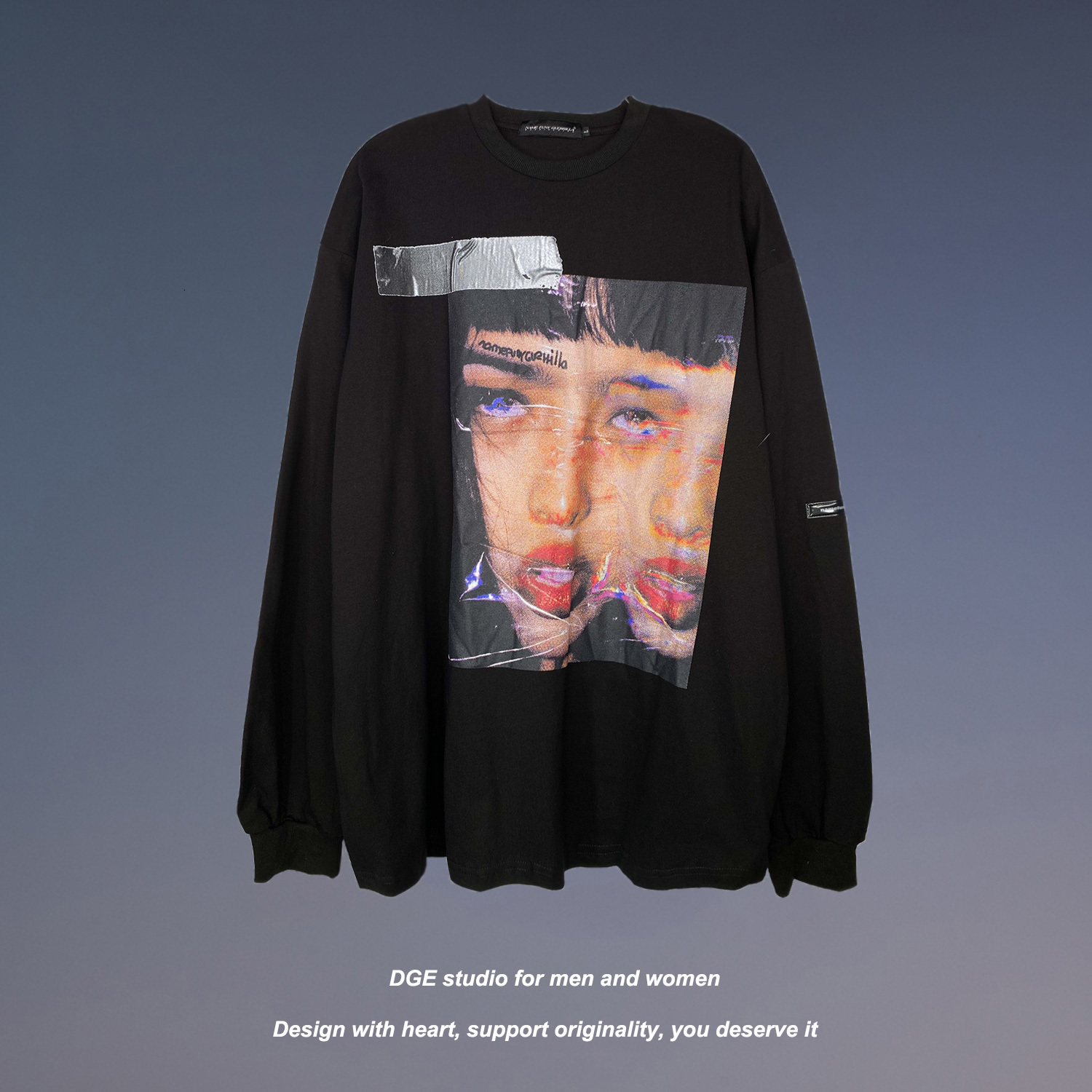 

2021 New Strength the European American Dark Asian Wind Portrait Long Print Retro Hip-hop Shirt Loose Nightgown for Men and Women X8UX, Black