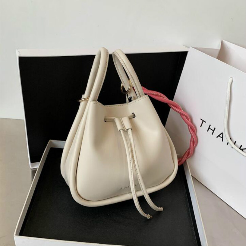 

2020 Women Bucket Small Handbags New Twist Straps Lady Shoulder Bags Crossbody Bag Girls Totes, Black