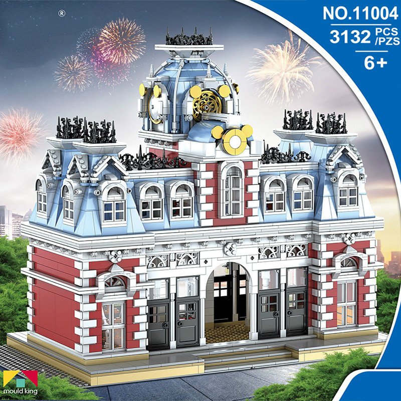 

In stock 11004 3132pcs Creator Street view Series The Station of The Dream Kingdom Building Building Blocks Bricks Toys Gift