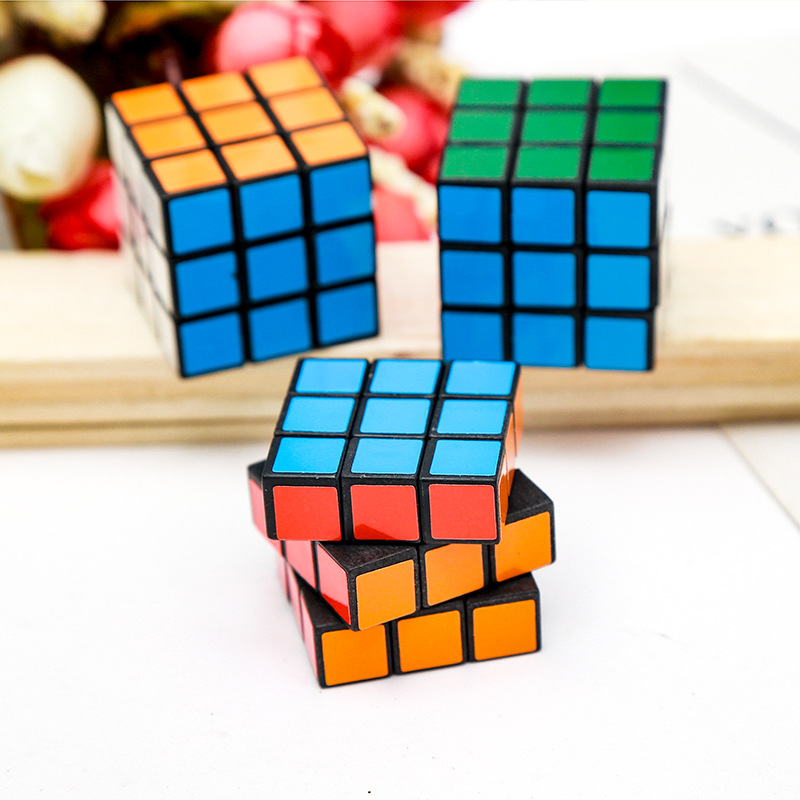 

DHL Shipping 3x3x3 Magic Cube Portable Stickerless Cube With Keychain Puzzle Professional Speed Cubes Educational Toys For Students