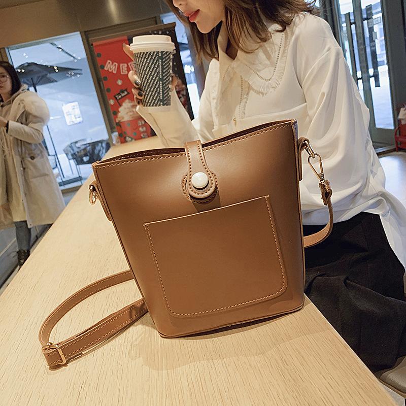 

2021 New Korean version Women Shoulder Bag PU Leather Small Handbag Fashion Bucket bag Crossbody Bags Female Pocket Coin Purse, Black