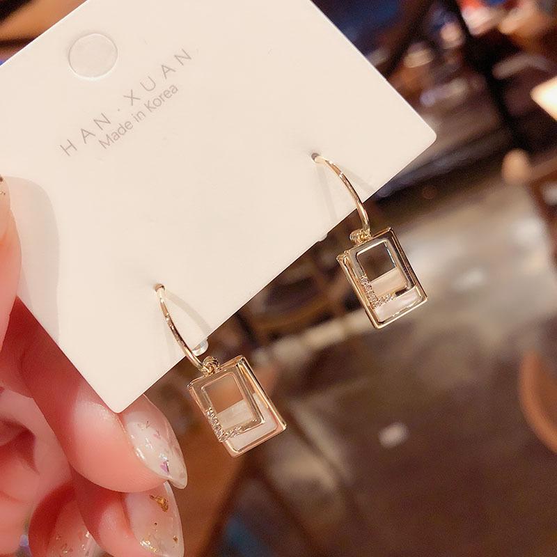 

Shell Crochet Earings Fashion Jewelry 2020 New Gold Square Small Ear Rings for Women European Korean Trendy Style Light Luxury