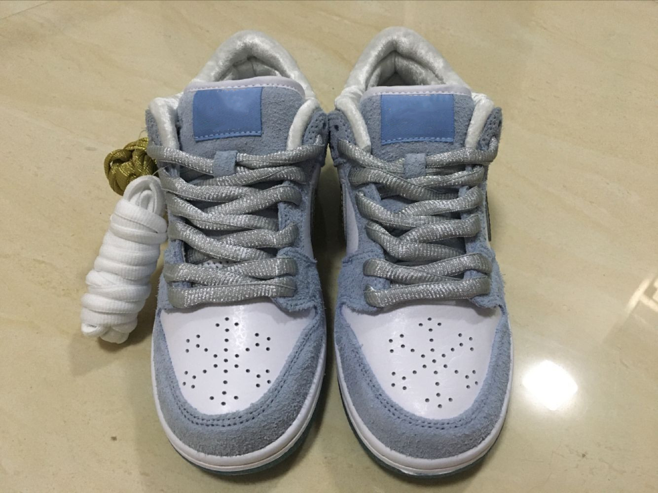 

Runner Sneakers Running Shoes Sean Cliver Holiday Special DC9936-100, Black