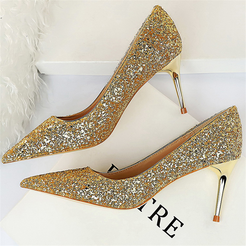 

2021 female seven inches high heels thin sexy glitter bright luxury bombs Mrs stiletto nuptial marriage red silver QGLE, Golden nine.