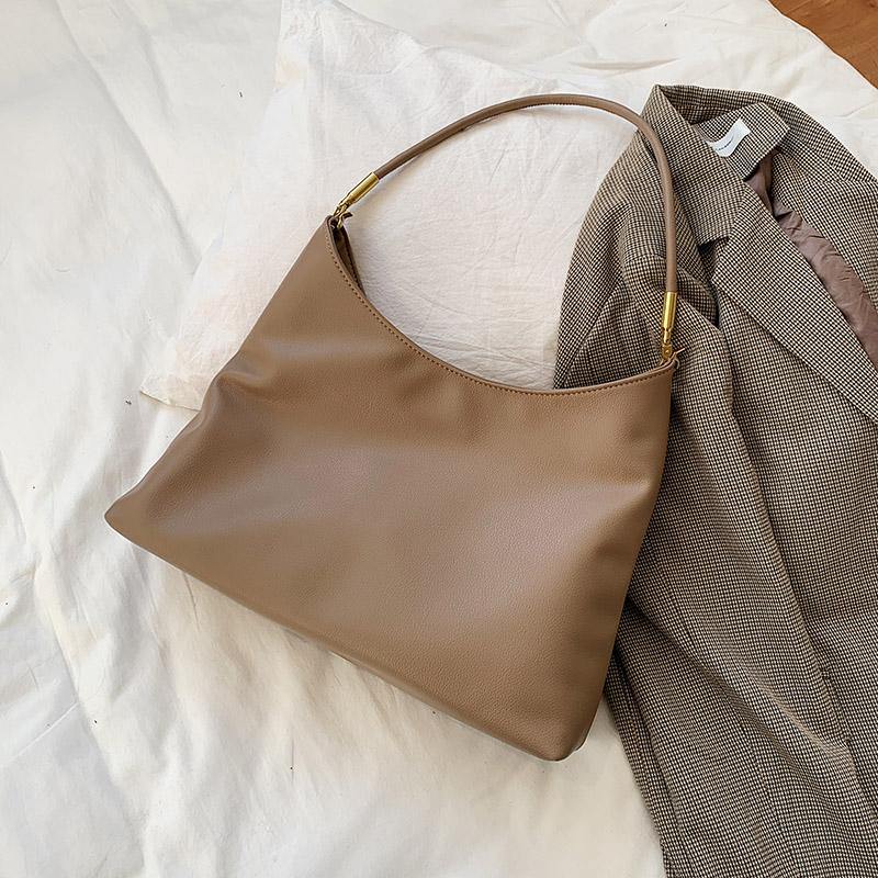 

2021 Winter New Style Shoulder Bag Large Capacity Ladies Bag Soft Surface PU Female Leisure Big Texture Female, Black