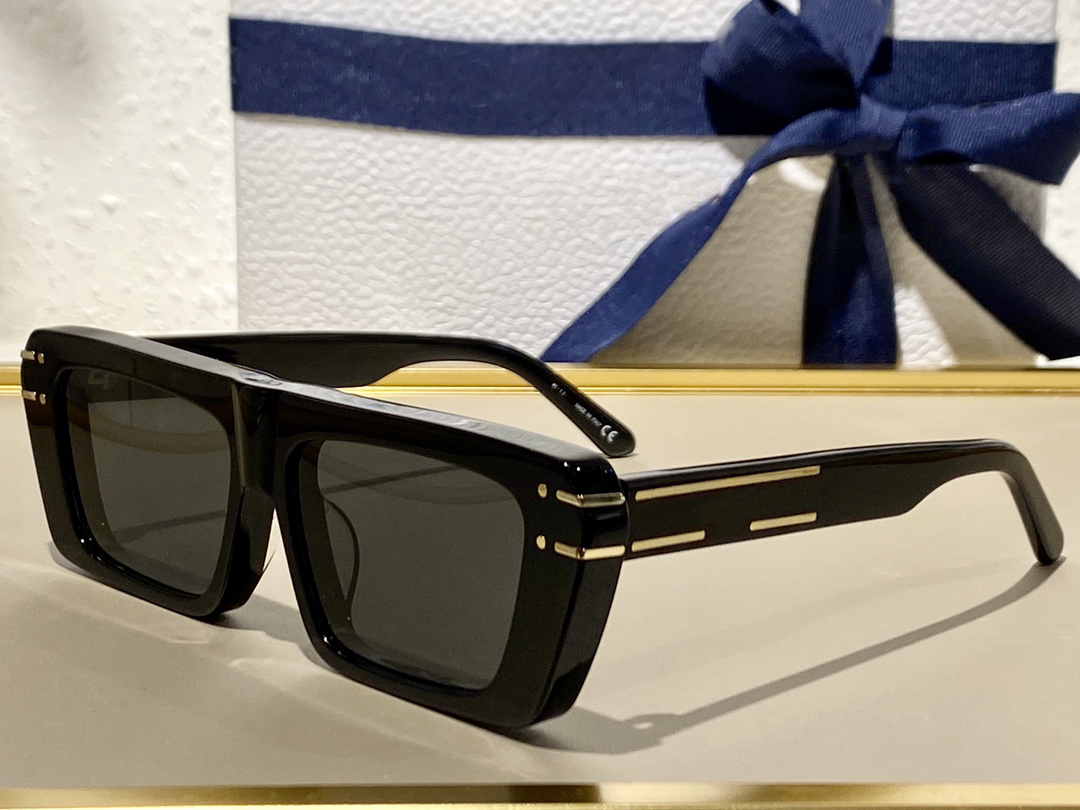 

SUNGLASSES For Women and Men Summer style Signa-ture S2U Anti-Ultraviolet Retro Plate Square Full frame fashion Eyeglasses Random Box