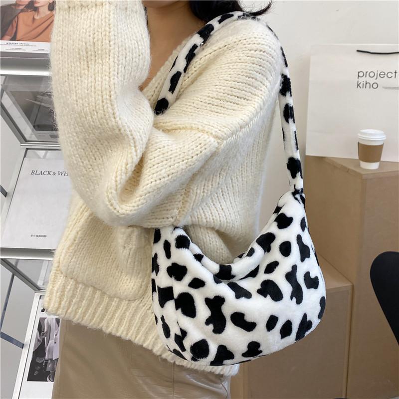 

Shoulder Bags Fashion Cow Pattern Plush Women Messenger Bag Big Capacity Handbag Corssbody Pocket Coin Purse Package