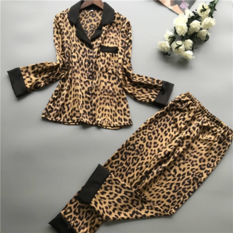 

Spring New Long Sleeve Pajamas Woman Ice Silk Fashion Leopard Print Sexy Pajama Set Women Sleepwear Lingerie Lace Pyjama 201114