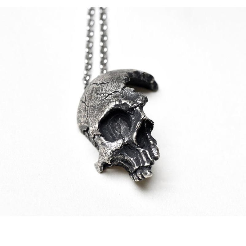 

2020 Retro Half Skull Necklace Metal Skeleton Pendant Men Women Punk Horror Gothic Dark Jewelry Long Chain Necklace