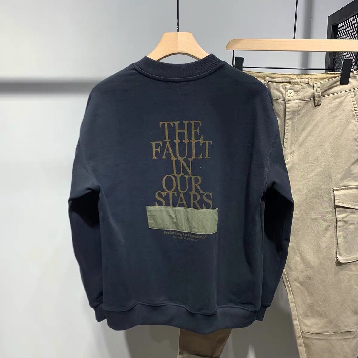 

2021 High quality Autumn/winter Male Fashion Pretty Patches Around the Neck Sleeve Shirt in Sweater Jacket E3C0, Black