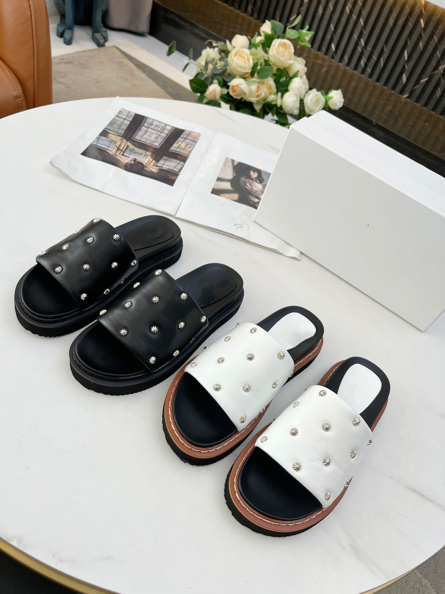 

Leisure Slippers sponge Outdoor sandals for women Flat Flop WITH ORIGINAL BOX Designer unisex beach flip flops slipper TOP QUALITY, Black