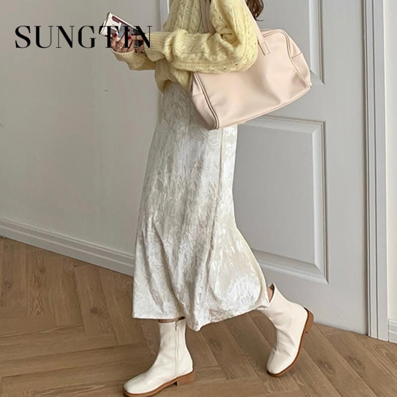 

Sungtin High Waist Velvet Skirt Women Vintage White Casual Skirt Female High Quality Elegant Loose Straight Skirts Korean Chic, Black