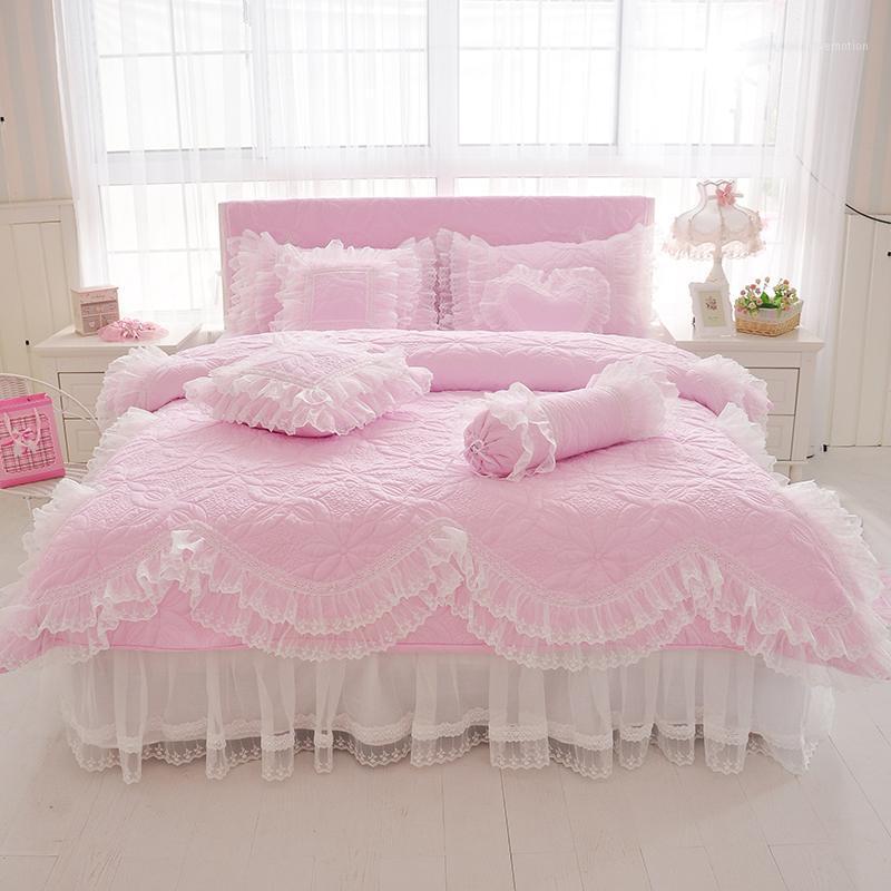 

43 Bedding Set Romantic Lace Ruffles Cotton Quilted Thick Duvet cover set  Queen King size Bed1, Color 2