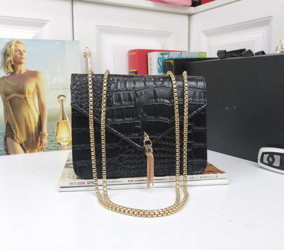 

2021 New fashion designer Handbags high quality pu ladies Gold chain Silver chain high quality handbag Shoulder Bags, Red