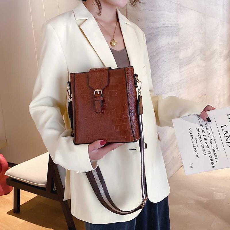 

New Women Shoulder Bags Stone Printing Leather Messenger Bags Vintage Hasp Bucket Bag Large Capacity Crossbody Bag Bolsa Mujer, Khaki