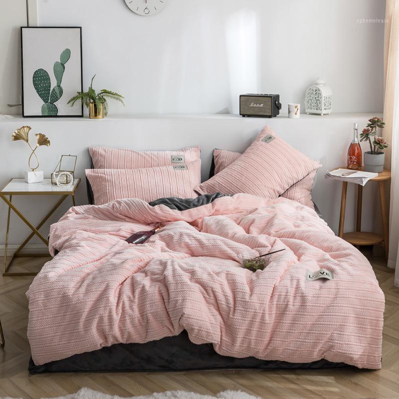

Solid Color Winter Soft Warm Flannel Fleece Bedding Set Double Duvet Cover Set Bed Linen Fitted Sheet Pillowcases Home Textile1