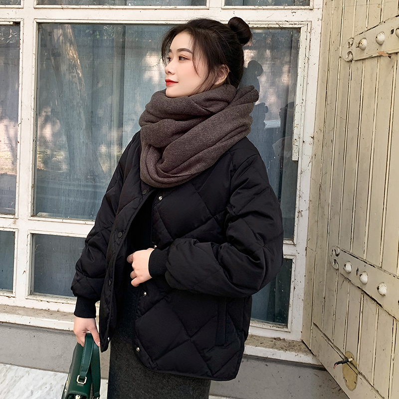 

2021 New Autumn Ultra Light White Short Coat Only Breasted Sleeve Down Black Outwear VMFA, Beige