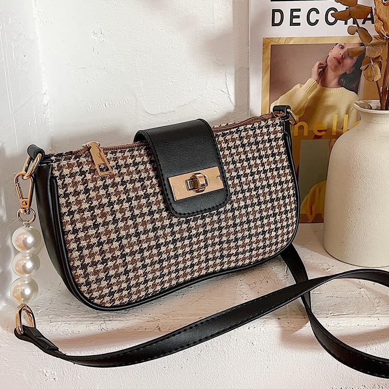 

Fashion Female Shoulder Messenger Pack Vintage Design Lady Baguette Handbags Square Women's Bag Purse Retro Bolso Movil Monedero, Black